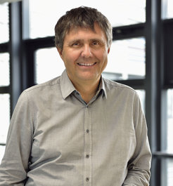 Prof. Dr. Dr. h.c. Peter Fratzl