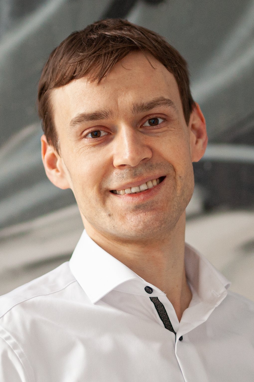 Dr. Aleksandr  Savateev