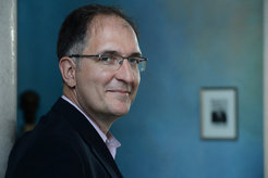 Peter Seeberger im Potsdamer Max-Planck-Institut. Für seine Forschungen zu Kohlenhydraten, die die Basis für die Entwicklung neuer Impfstoffe geschaffen haben, erhält er den Stifterverbandspreis 2017.