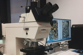 Leica DMR Microscope 