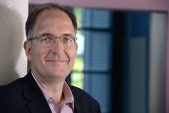 Portrait von Prof. Dr. Peter H. Seeberger